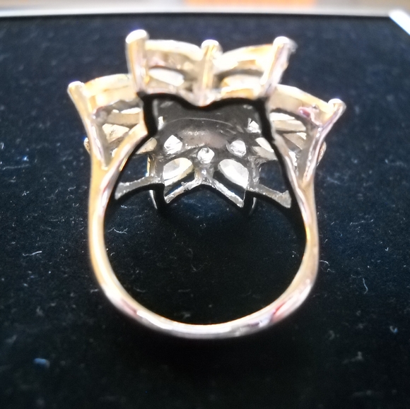 Ring - Picture 2 of 3